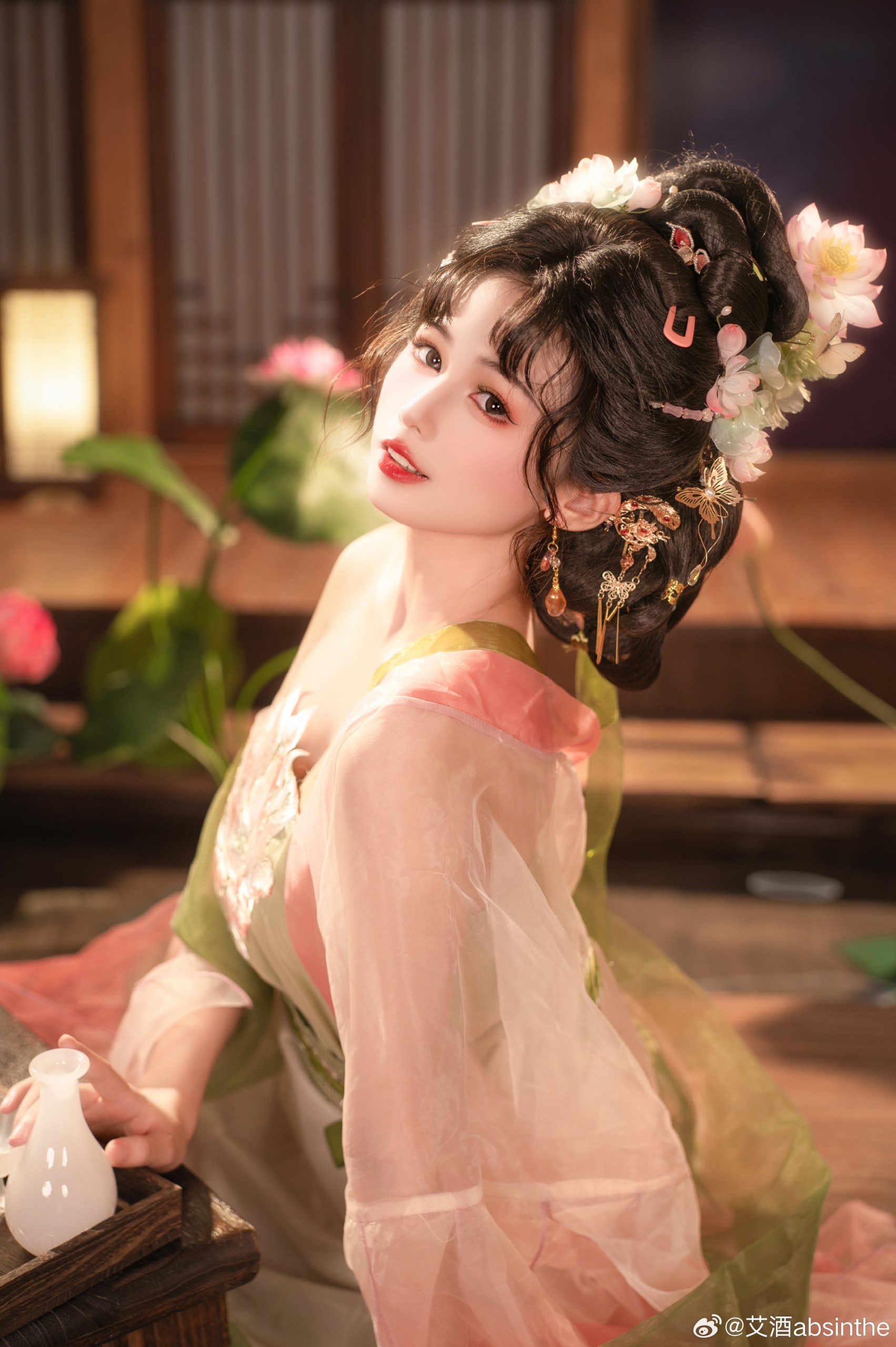 汉服 荷叶罗裙一色裁，芙蓉向脸两边开@佳佳Jayaa-米哈社