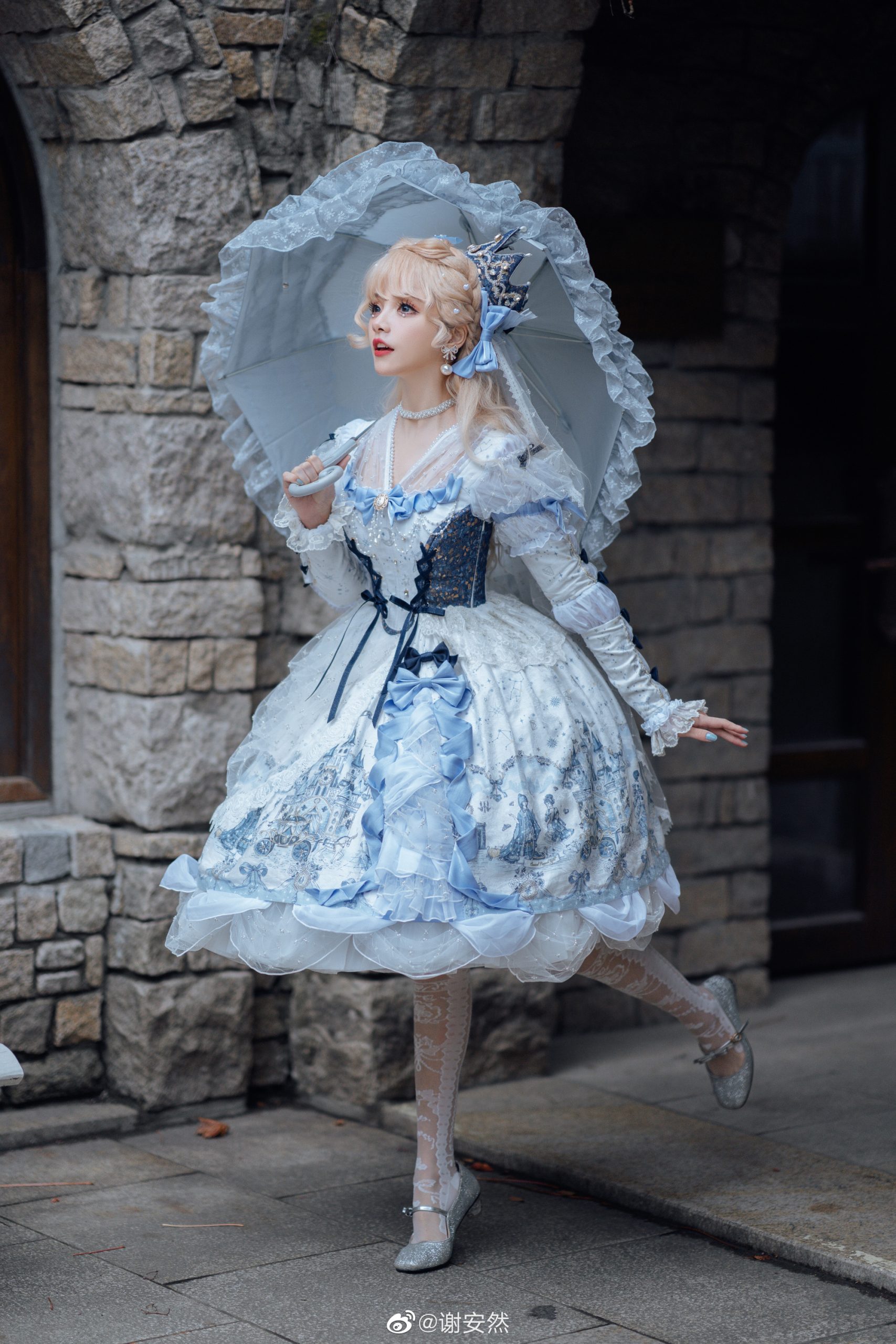 LOLITA 洋伞乘着风儿 将我带向云端的城堡@谢安然-米哈社