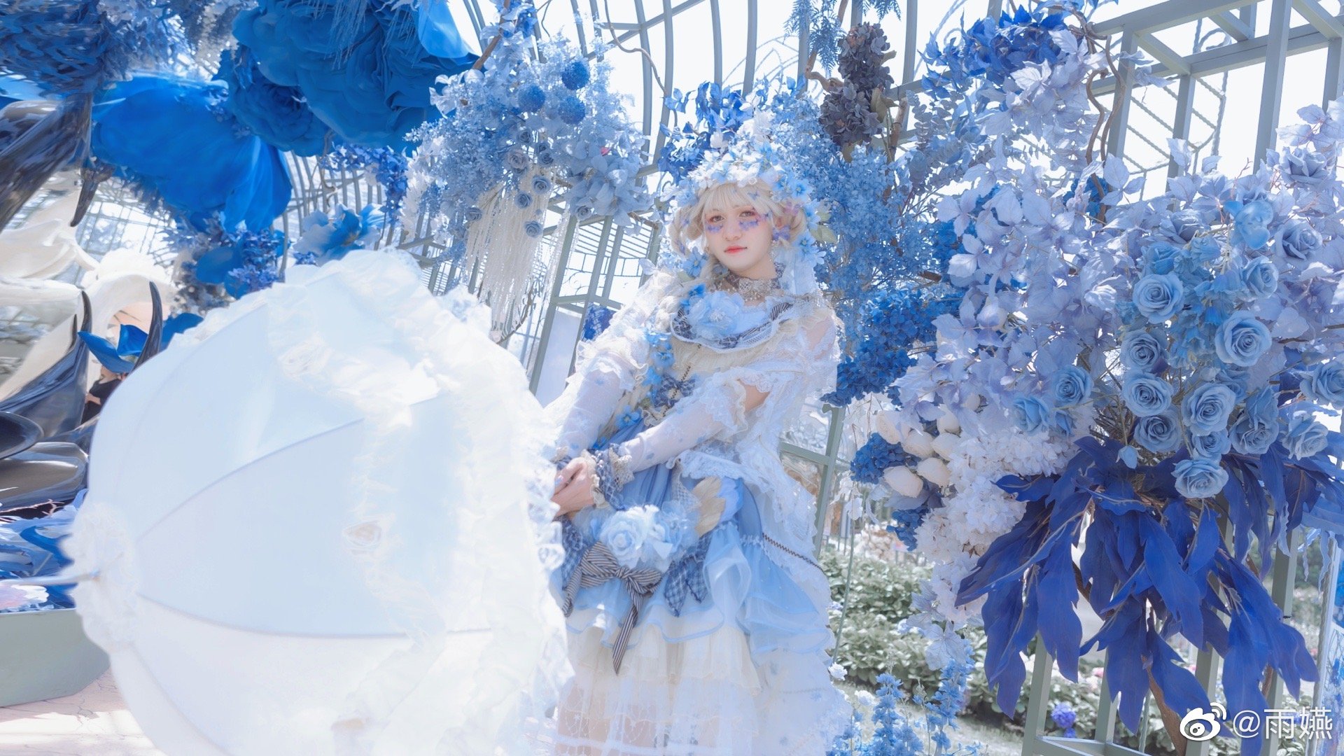 来自雪国的公主在庄园里嬉闹！ Lolita 写真 – 薔薇和玫瑰季！ @雨嬿-米哈社