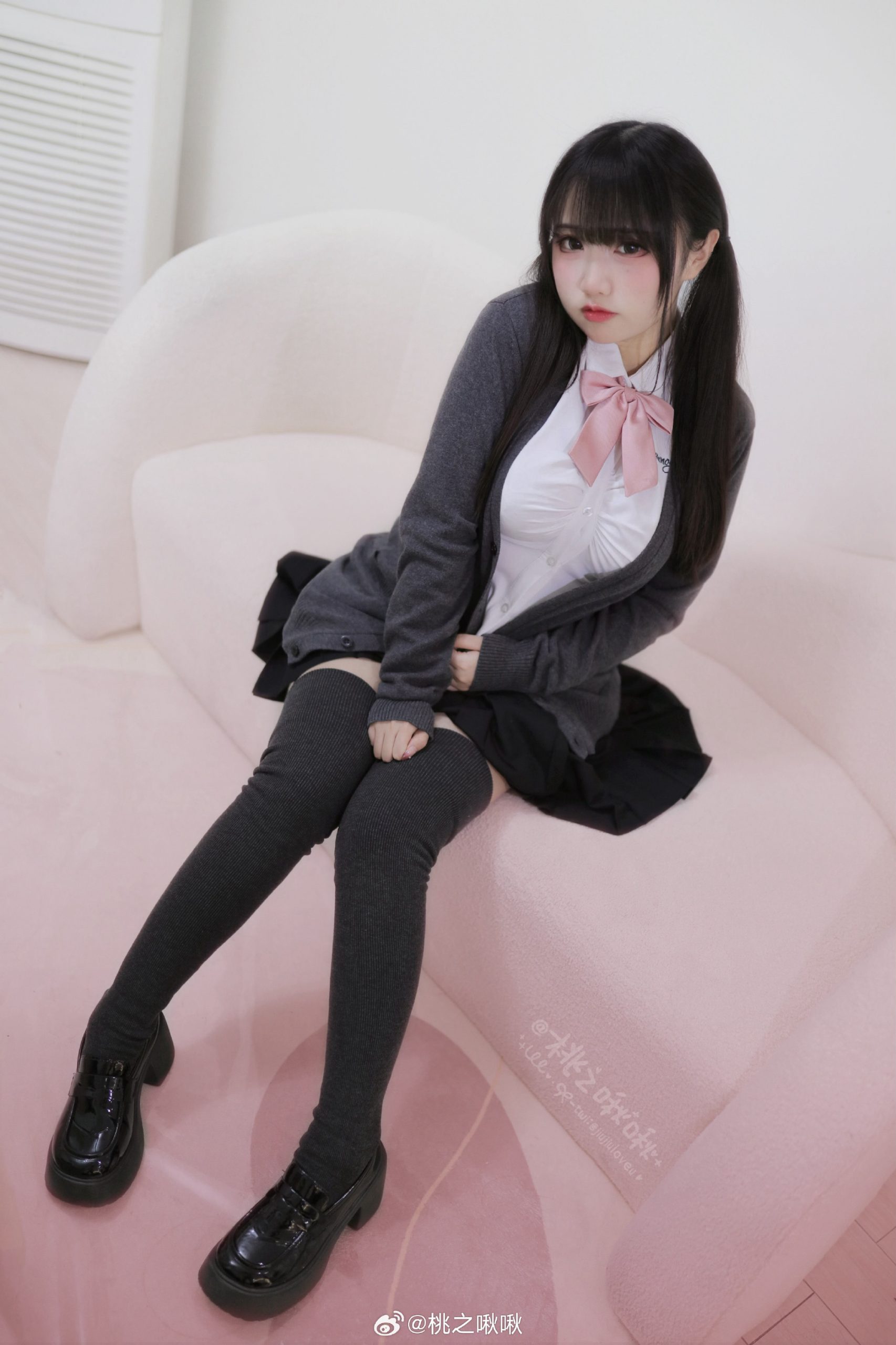 不愧是jk制服 我一个屌丝穿都介么可爱₍ ᐢ. ̫ .ᐢ ₎ ~@桃之啾啾-米哈社