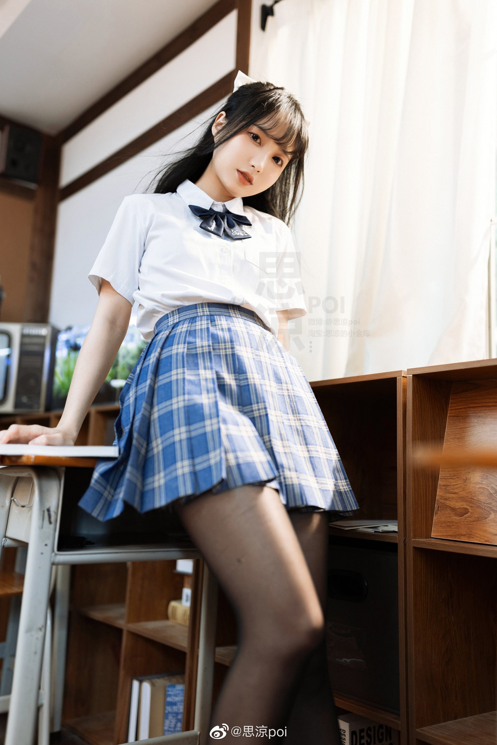 jk日常 你来啦？课间的晚风真的很舒服哦～@思涼poi-米哈社