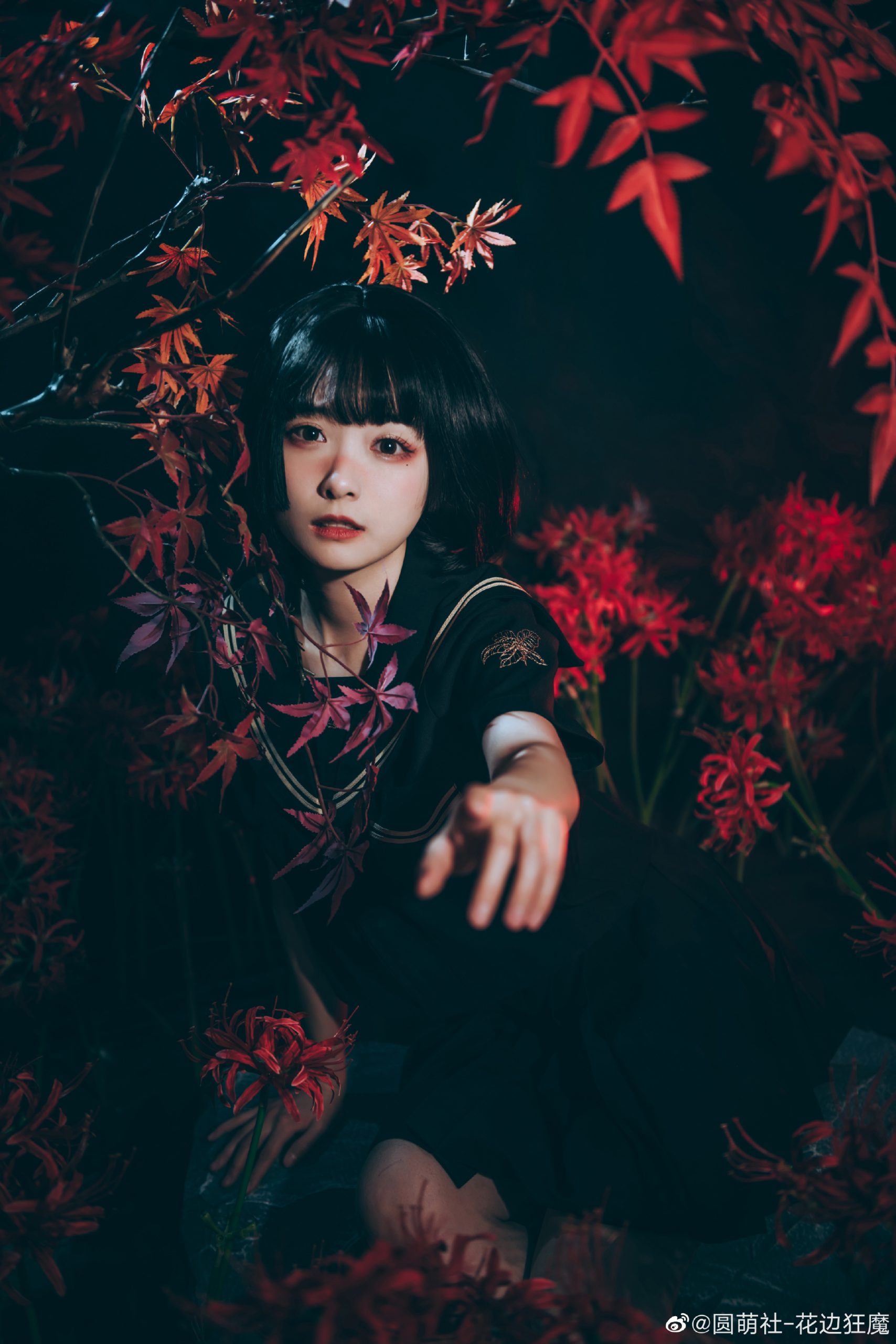 谁说恶魔没有温柔的一面呢，要我为你指路吗？@圆萌社-花边狂魔-米哈社