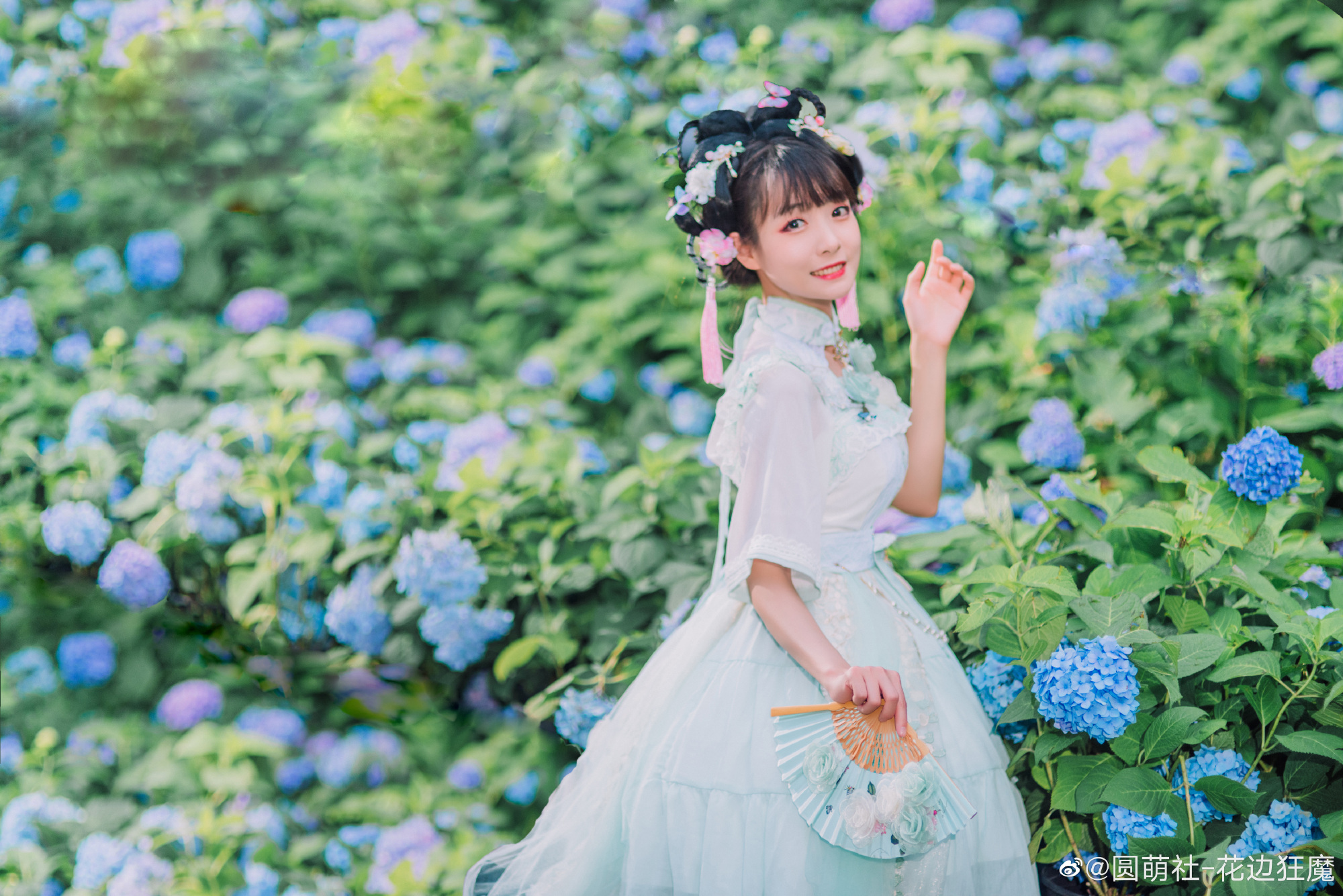 lolita装扮 拍着拍着就成了夜景 @圆萌社-花边狂魔-米哈社