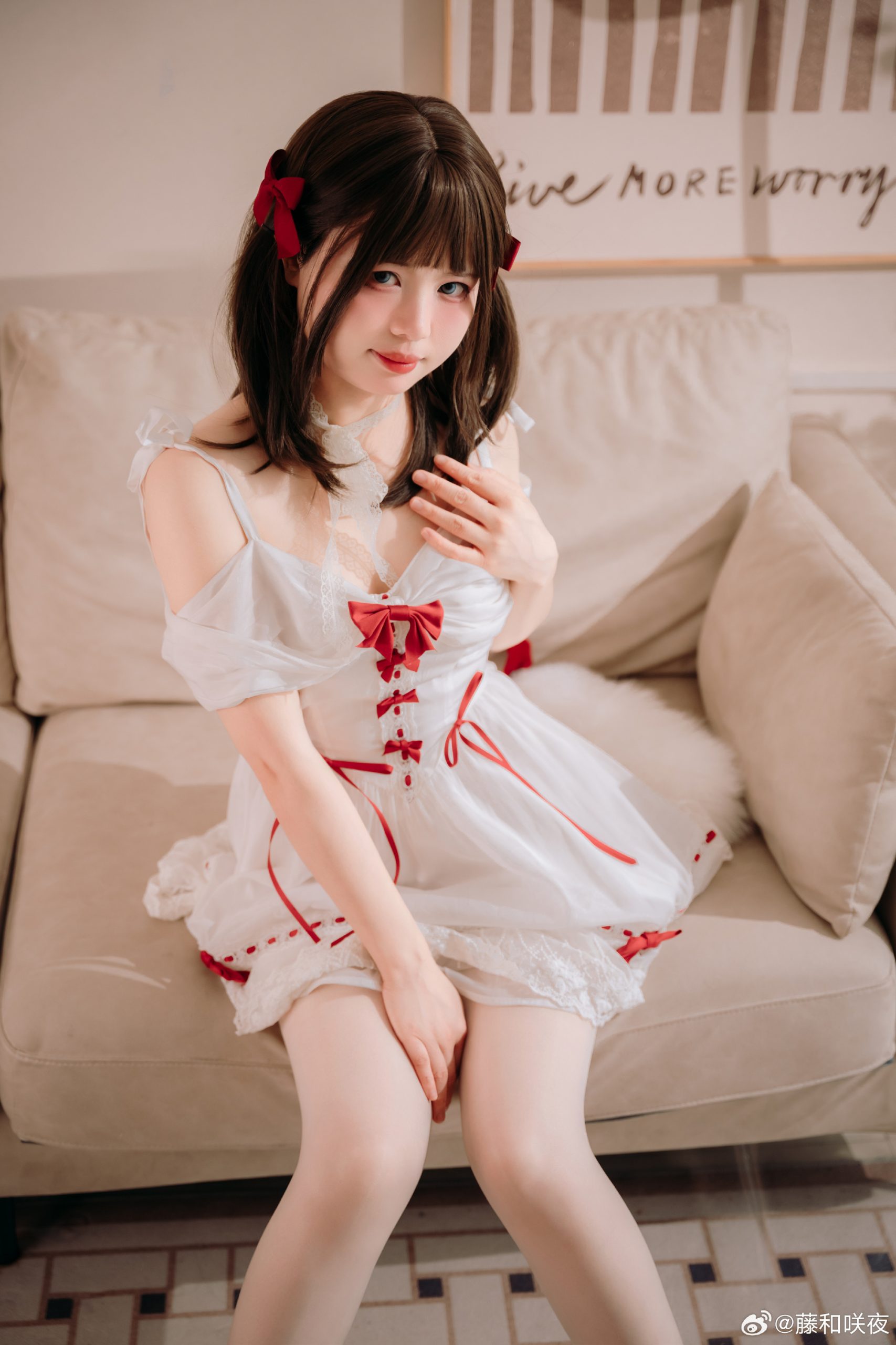 次元少女 嗯？在想我的事？@藤和咲夜-米哈社